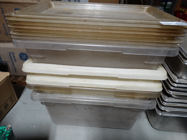 lot 6140 image: Lot of Plastic inserts with lids.