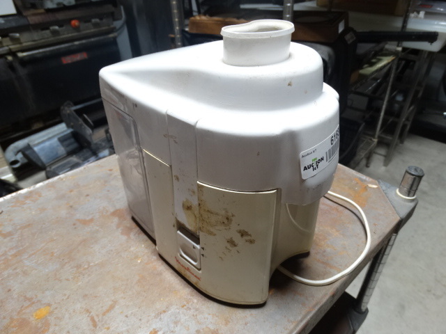 lot 6163 image: Moulinex household juce extractor.