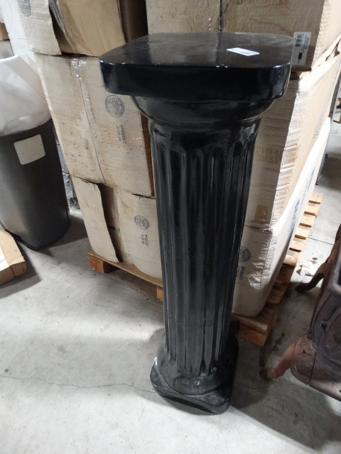 lot 6180 image: Pillar.