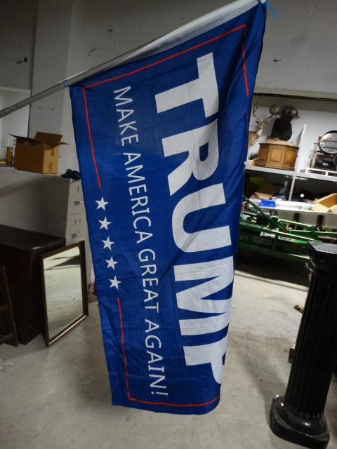 lot 6194 image: Trump flag, 3 x 5.
