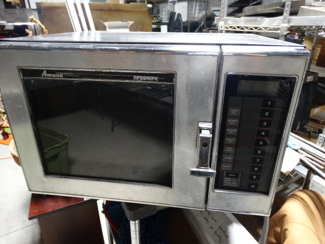 lot 6206 image: Amana microwave.