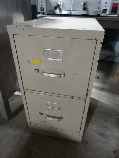 lot 6231 image: 2 drawer file cabinet
