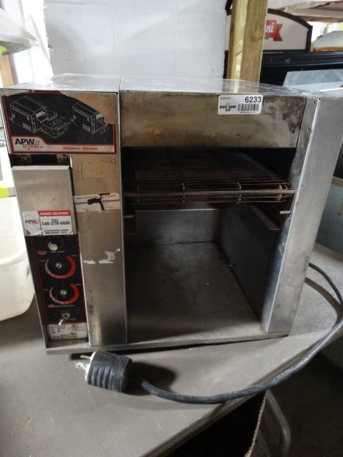 lot 6233 image: APW Wyatt conveyer toaster. Model number BT-15