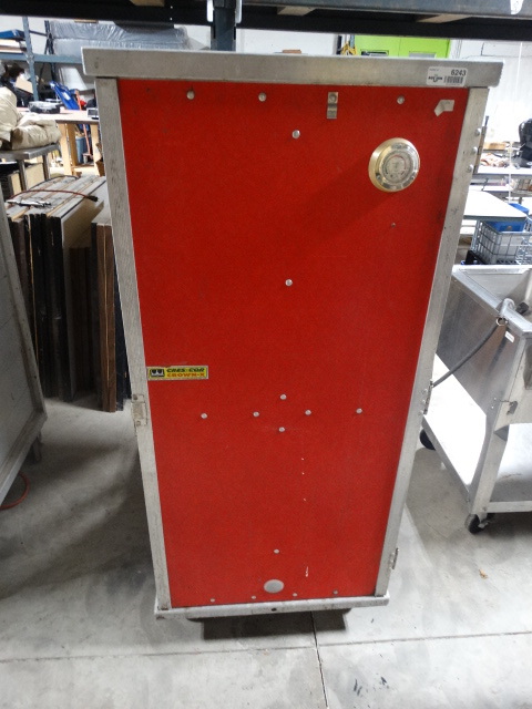 lot 6243 image: Cres-cor crown-x warmer holding cabinet on wheels, does work.