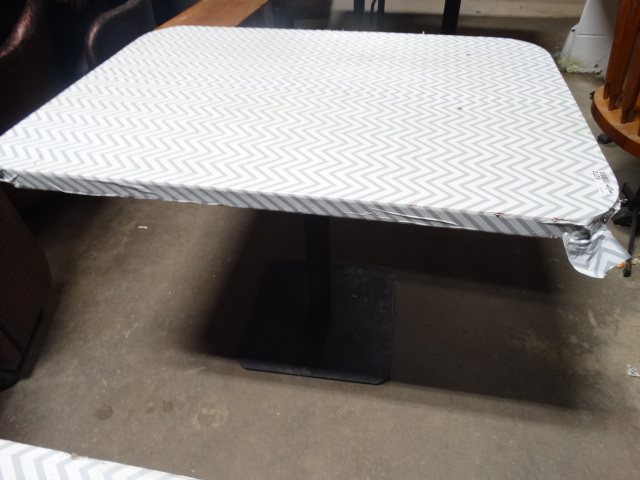 lot 6272 image: Pedestal table.