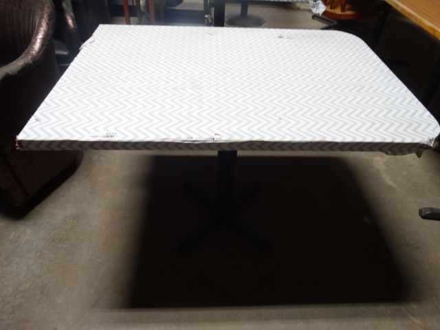 lot 6273 image: Pedestal table.