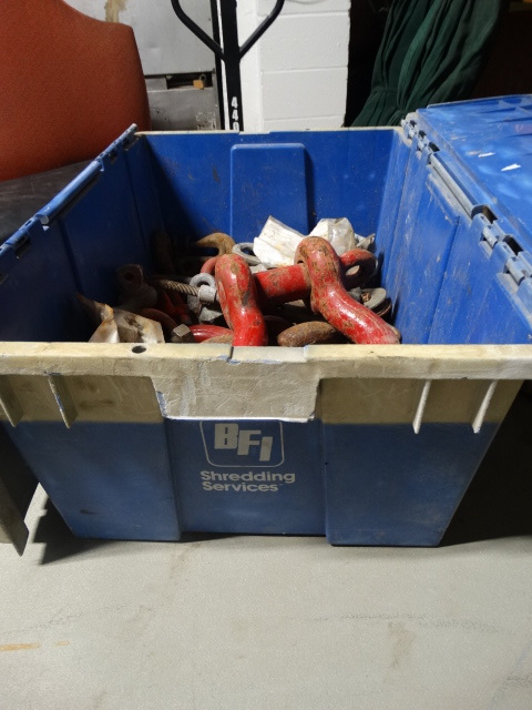 lot 6293 image: Bucket of clevises.