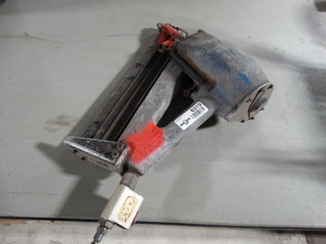 lot 6319 image: Nail gun.