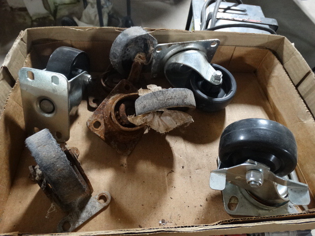 lot 6328 image: Lot of caster wheels.