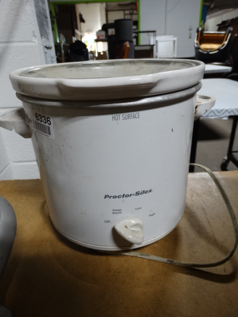 lot 6336 image: Proctor silex crockpot small.