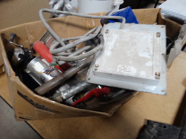 lot 6337 image: Lot of ashtrays, fishing reel and miscellaneous parts.