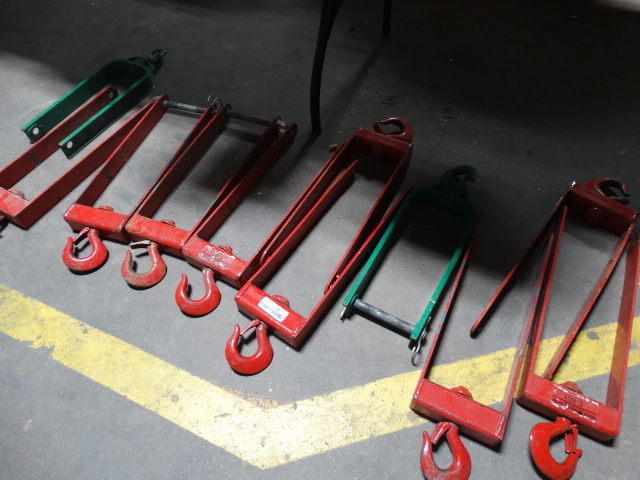 lot 6342 image: Lot of 11 wire pullers.