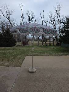 lot 15 image: Jordan Floral Patio Umbrella with Stand