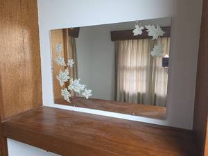 lot 113 image: Decorative Wall Mirror with Maple Leaf Etching