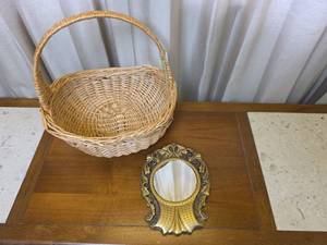 lot 116 image: Ornate Brass Look Chalkware Mirror