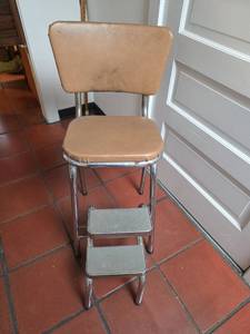 lot 130 image: Mid-Century Step Stool Chair