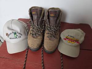 lot 137 image: Coleman DRY Hiking Boots Size 13 with 2 Trucker Caps