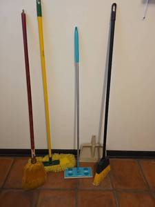 lot 151 image: Brooms, Dust Pan and Swiffer