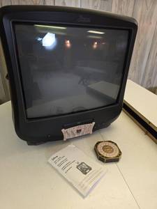lot 237 image: Disney Pirates of the Caribbean TVDVD Combo Unit