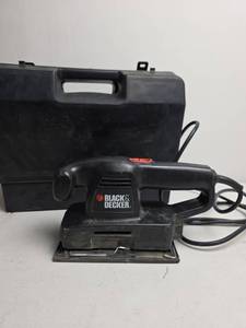 lot 306 image: Black & Decker Type 7 Electric Sheet Sander