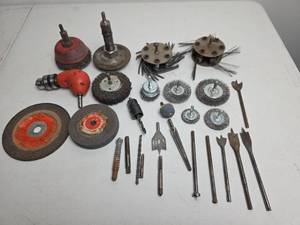 lot 318 image: Mixed Drill Accessories and Wire Brush Set