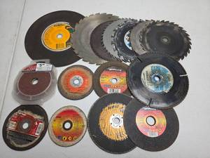 lot 323 image: Mixed Lot of Cutting Wheels and Saw Blades