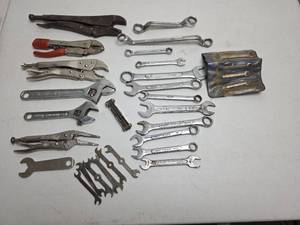 lot 326 image: Mixed Tool Lot - Wrenches, Pliers and Spanners