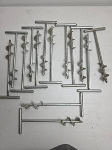 lot 330 image: 14 Manual Ground Anchors