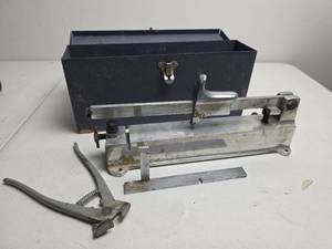 lot 344 image: Tile Cutter and Snip