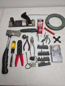 lot 345 image: Assorted Hand Tools and Hardware