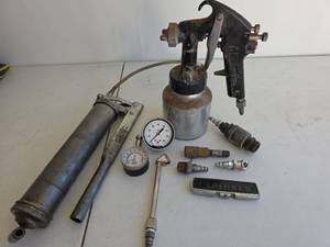 lot 362 image: Craftsman Pneumatic Paint Sprayer,  Air Tools and Grease Gun
