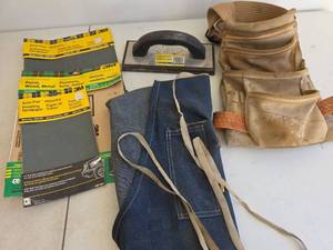 lot 378 image: 3M Auto-Pak Wetordry Sandpaper, Tool Pouch and Apron