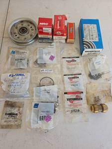 lot 380 image: Mixed Lot of Engine Parts and Bearings