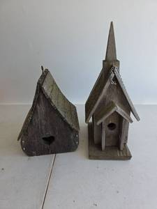 lot 398 image: Rustic Wooden Birdhouses - Set of 2