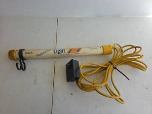 lot 409 image: ATD-8025 Fluorescent Work Light