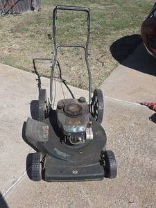 lot 422 image: Craftsman 5.0 HP Push Lawn Mower 22-inch (Has Compression)
