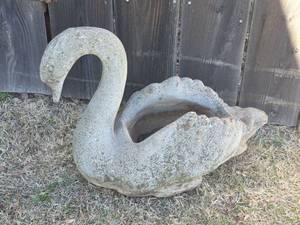lot 425 image: Concrete Swan Garden Planter