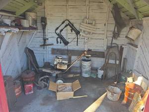 lot 432 image: Contents of Shed
