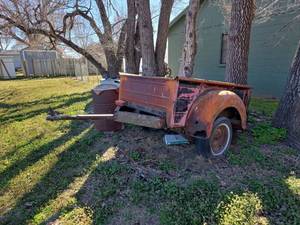 lot 437 image: 1940s Chevrolet Truck Bed Trailer