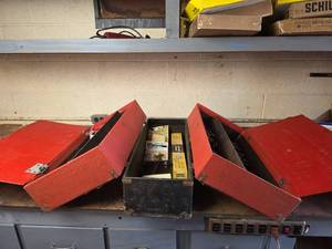 lot 503 image: RCA Tube Service Parts Display Case with Assorted Hardware