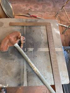 lot 520 image: Pipe Bender and Square
