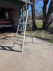 lot 533 image: 6-Foot Aluminum Step Ladder