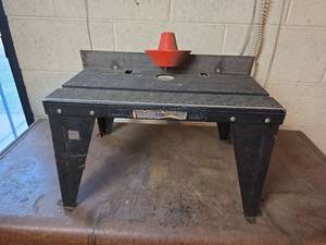 lot 543 image: Craftsman Router Table