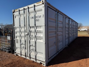 lot 3083 image: Unused Multi-Door HQ 40 Foot Container.  End Doors and 4 sets of side doors CIMU0877697