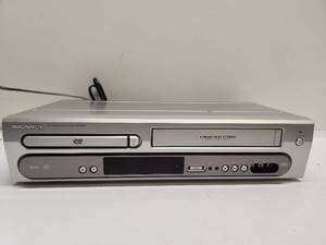 lot 14 image: Magnavox MDV530VR DVDVCR Combo Player