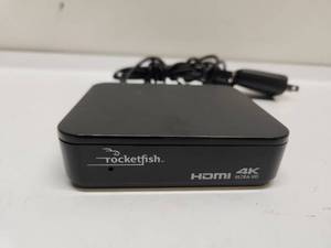 lot 33 image: Rocketfish 4K HDMI Splitter RF-G1603
