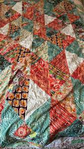 lot 1004 image: Handmade Quilt - 70 x 45