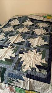 lot 1022 image: Handmade Quilt - 74 x 60