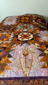 lot 1036 image: Handmade Quilt - 85 x 89