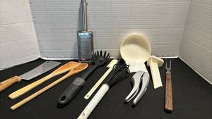 lot 1108 image: Kitchen utensils including  garlic press